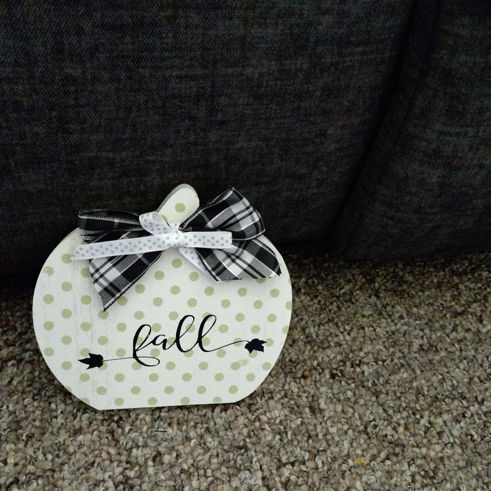 Chalk couture small pumpkin